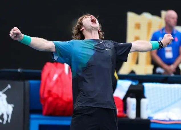 得不做出更 得不做出更